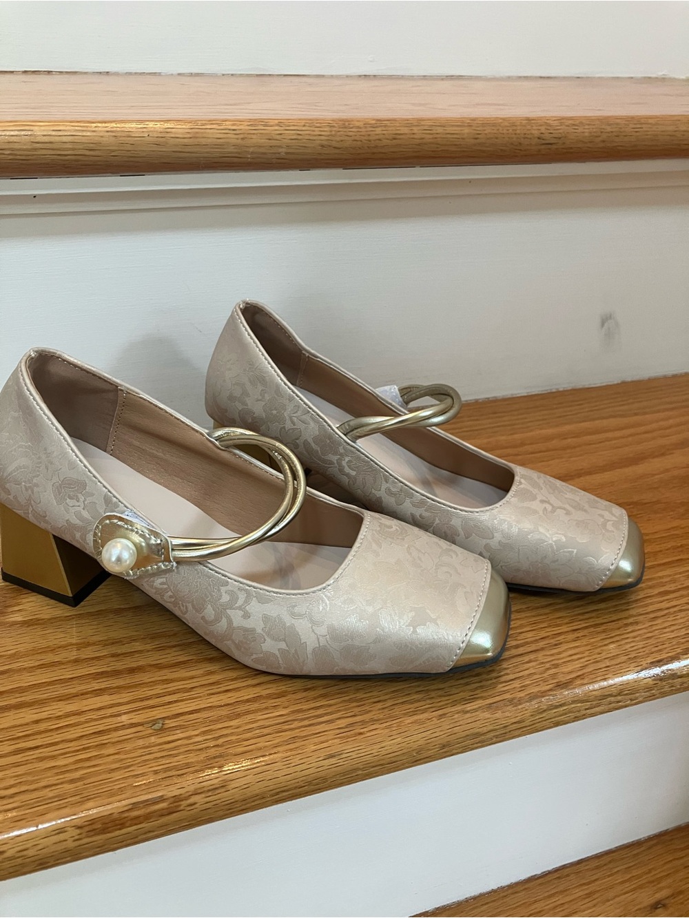 Pearl Accent Ivory Brocade Block Heel Pumps